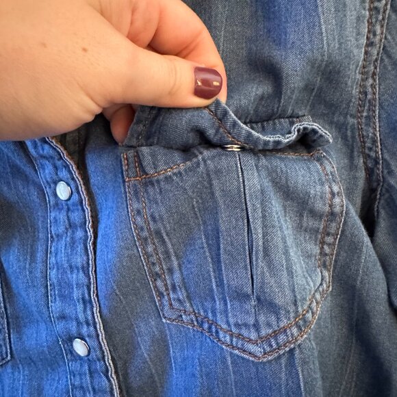 Pull & Bear Chambray / Denim-Like Button Down Shirt - Medium - Picture 6 of 8